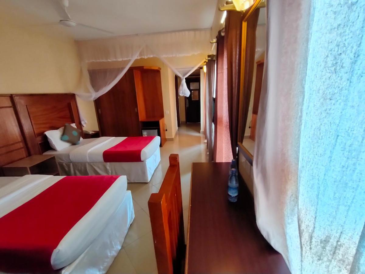 Pulickal Airport Hotel Entebbe Eksteriør bilde