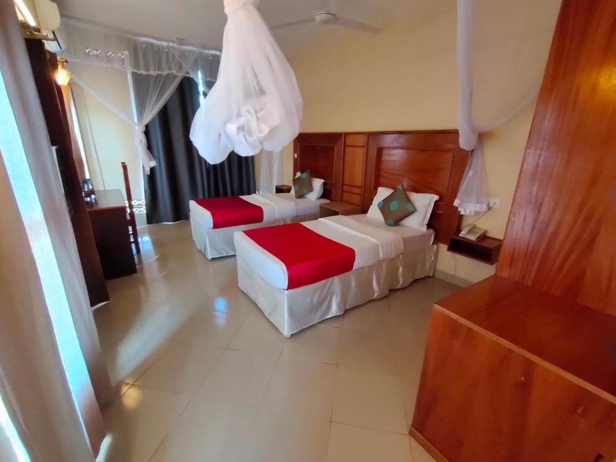 Pulickal Airport Hotel Entebbe Eksteriør bilde
