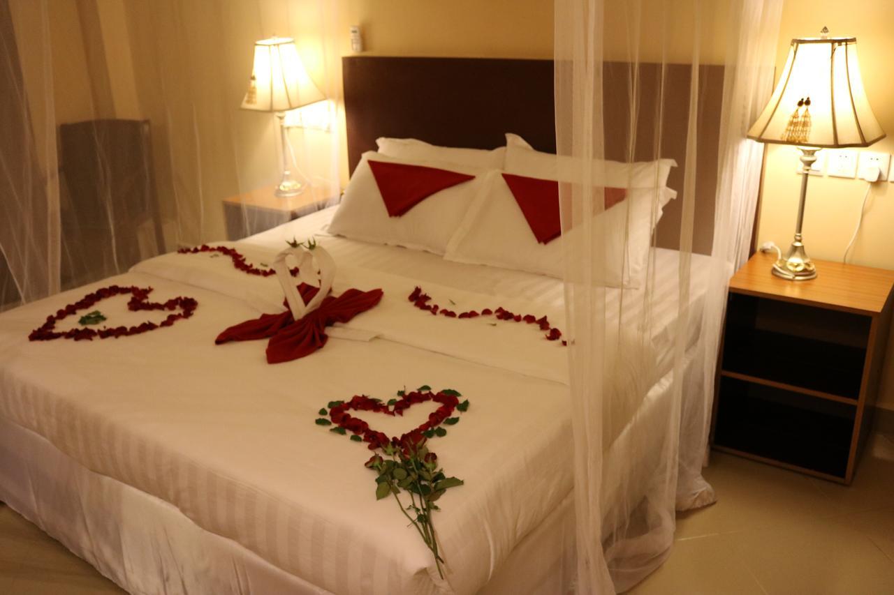 Pulickal Airport Hotel Entebbe Eksteriør bilde